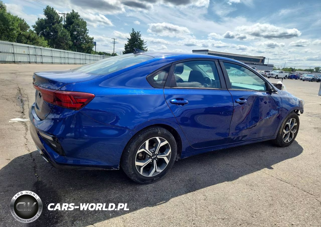 2020 Kia Forte Lxs VIN:3KPF24AD5LE158701 - 3