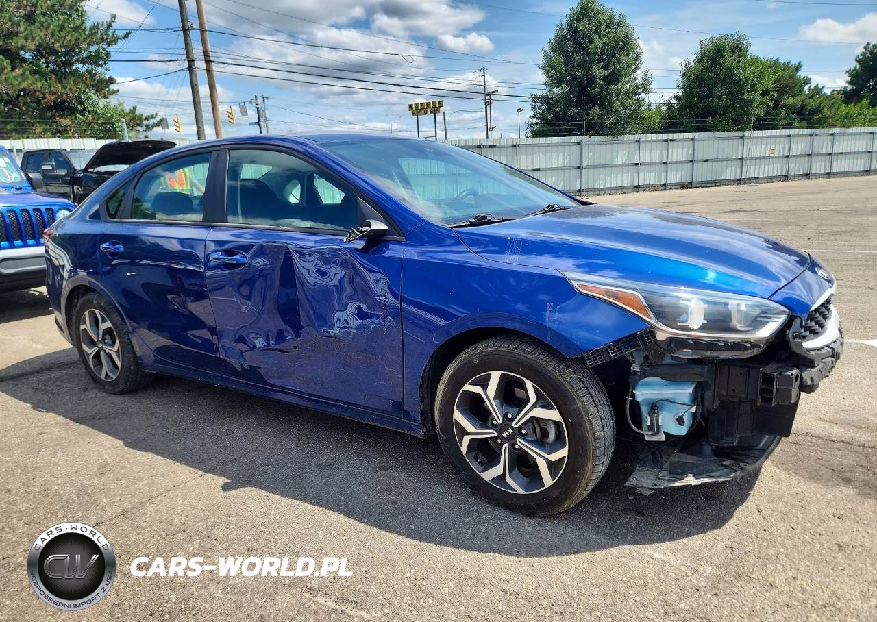 2020 Kia Forte Lxs VIN:3KPF24AD5LE158701 - 4