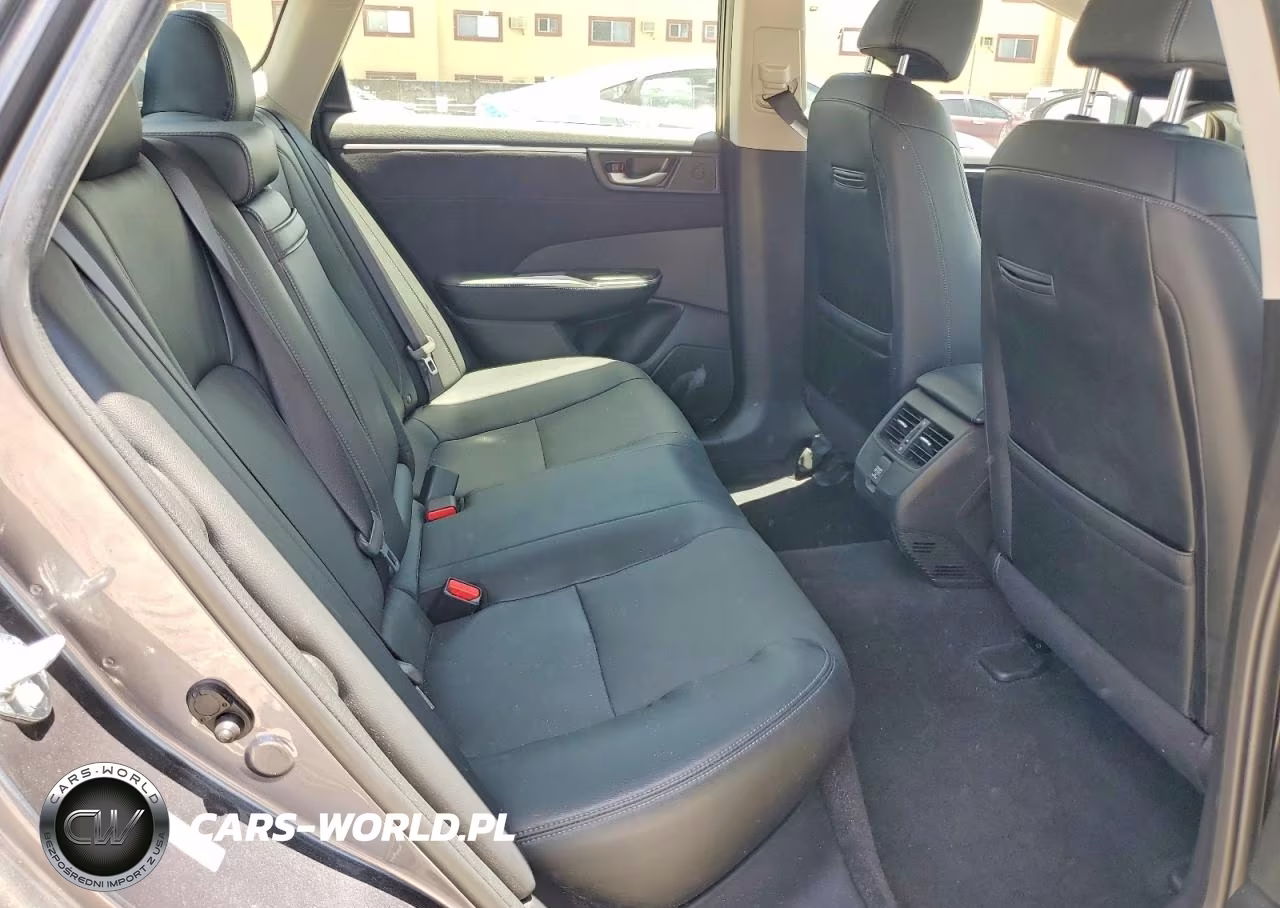 2018 Honda Clarity Touring VIN:JHMZC5F38JC013106 - 10