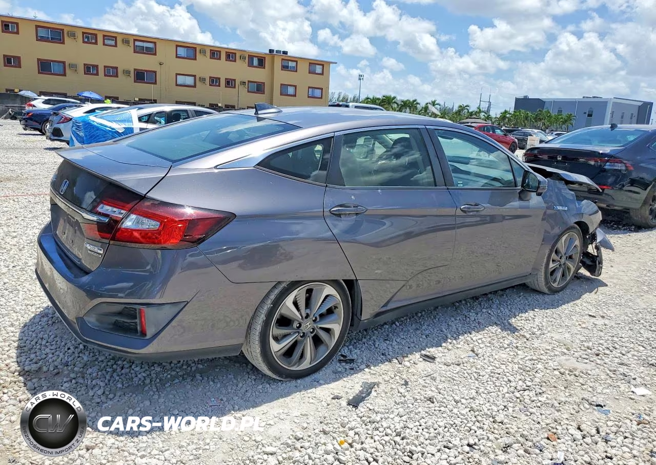 2018 Honda Clarity Touring VIN:JHMZC5F38JC013106 - 3