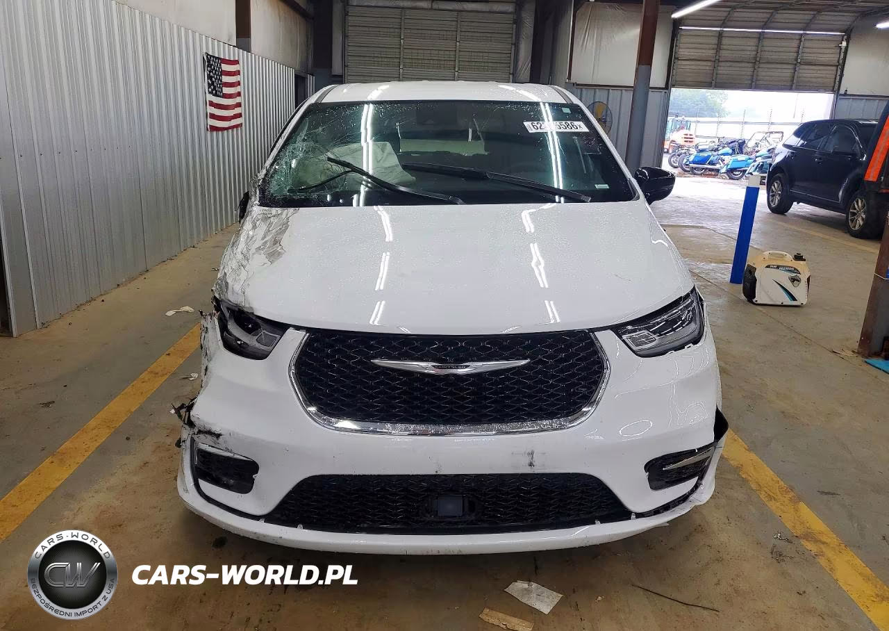 2025 Chrysler Pacifica Select VIN:2C4RC1BG3SR612071 - 5