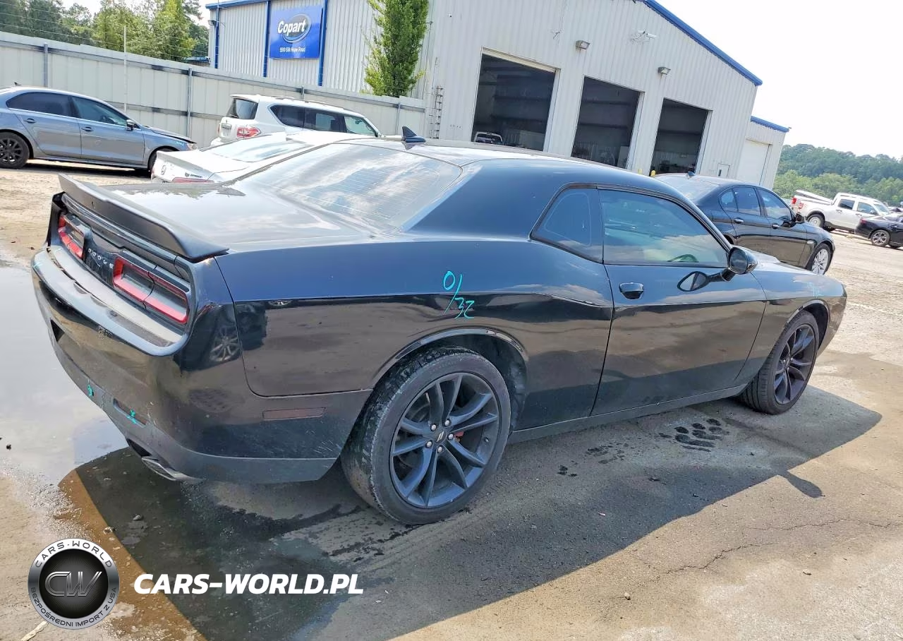 2018 Dodge Challenger Sxt VIN:2C3CDZAG9JH110998 - 3