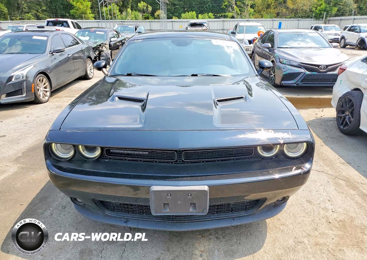 2018 Dodge Challenger Sxt VIN:2C3CDZAG9JH110998 - 5