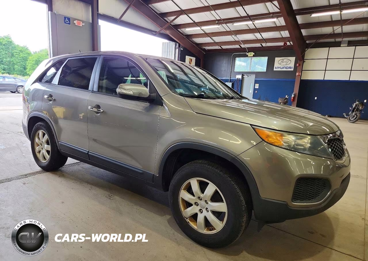 2013 Kia Sorento Lx VIN:5XYKT3A19DG355290 - 4