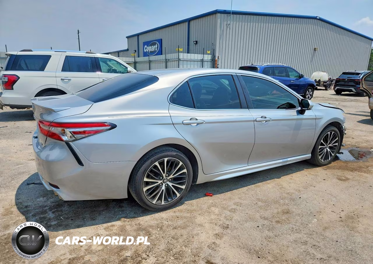 2018 Toyota Camry Se VIN:4T1B11HK7JU133099 - 3