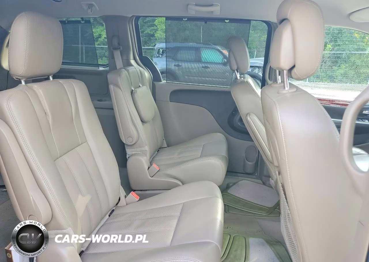 2015 Chrysler Town & Country Touring L VIN:2C4RC1CG6FR522224 - 11