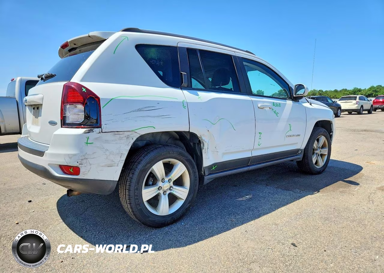 2016 Jeep Compass Latitude VIN:1C4NJDEB0GD542240 - 3