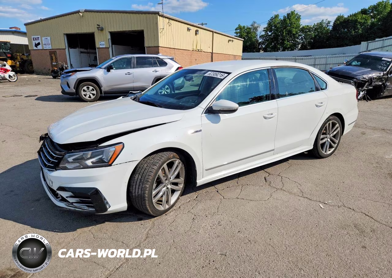 2017 Volkswagen Passat R-Line