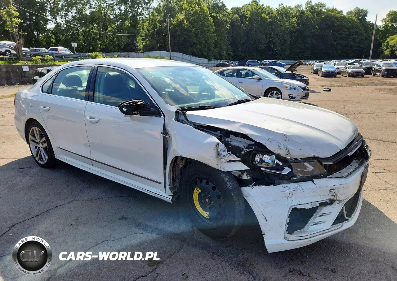 2017 Volkswagen Passat R-Line VIN:1VWDT7A36HC076856 - 4