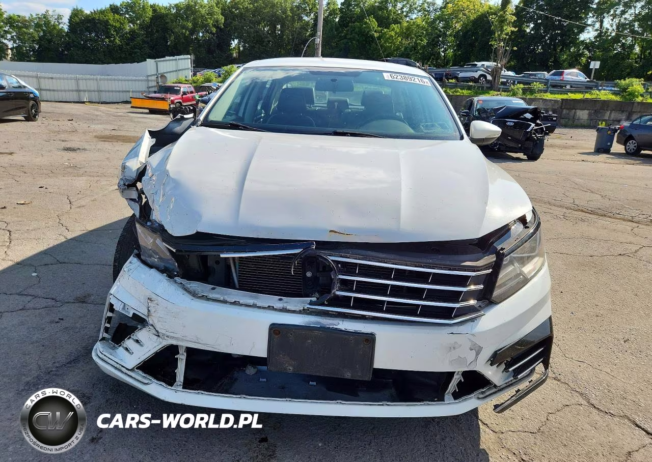 2017 Volkswagen Passat R-Line VIN:1VWDT7A36HC076856 - 5