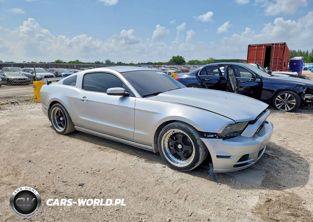 2014 Ford Mustang VIN:1ZVBP8AM3E5290536 - 4