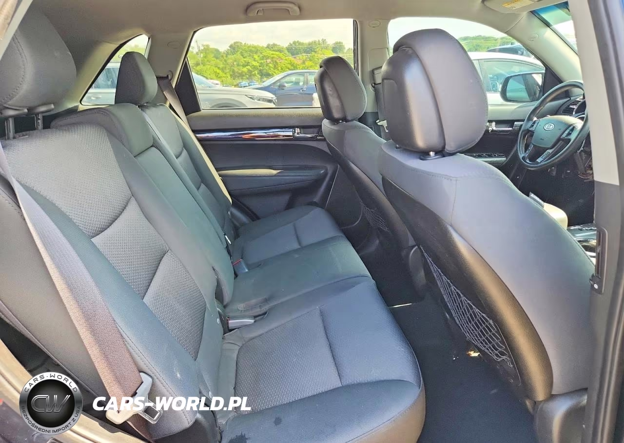 2012 Kia Sorento Lx VIN:5XYKTCA63CG246088 - 11