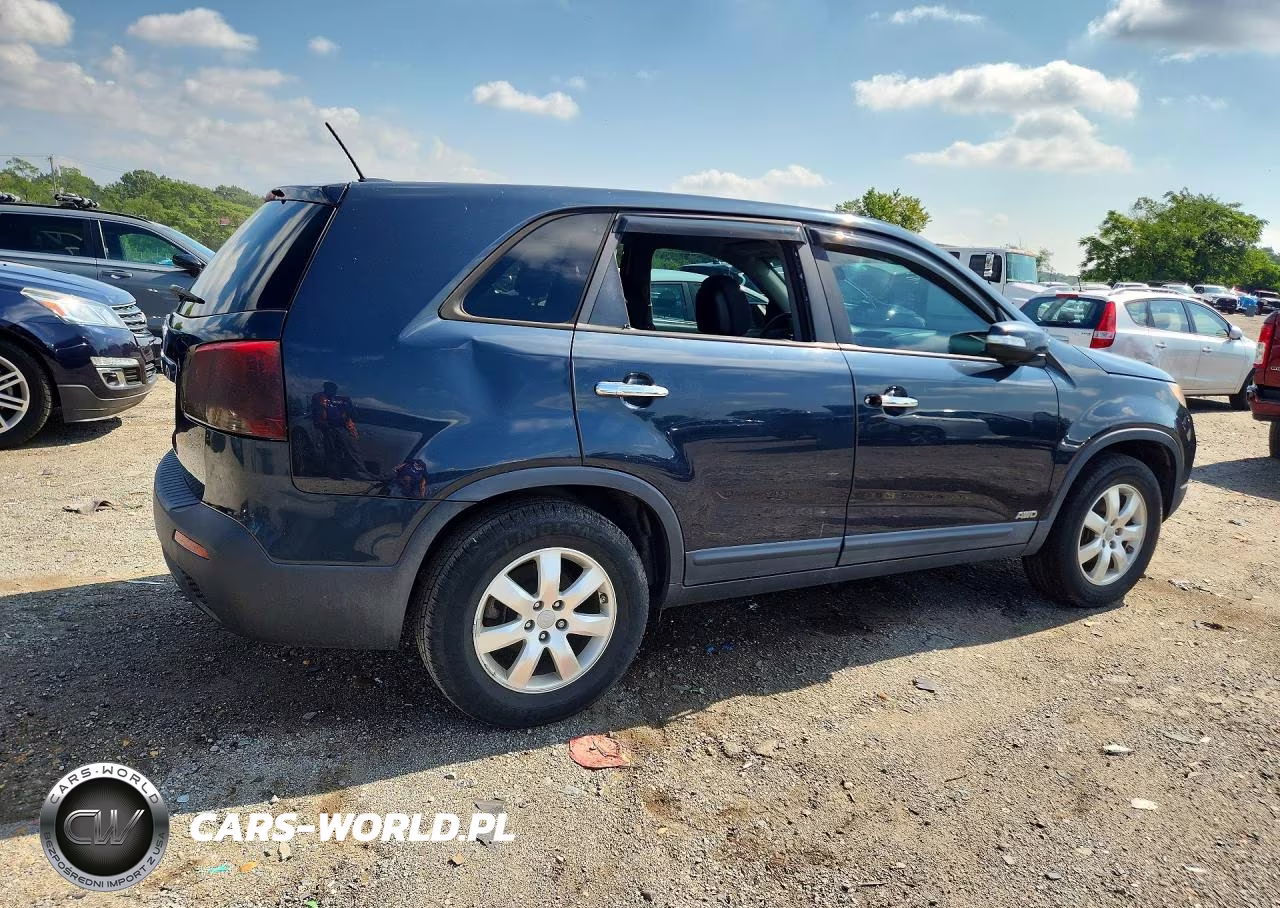2012 Kia Sorento Lx VIN:5XYKTCA63CG246088 - 3