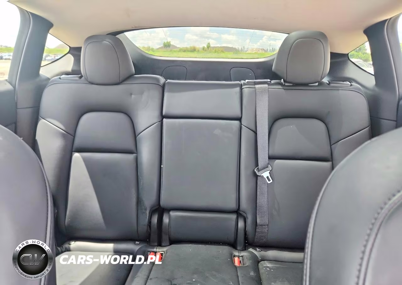 2021 Tesla Model Y VIN:5YJYGDEE7MF260624 - 10