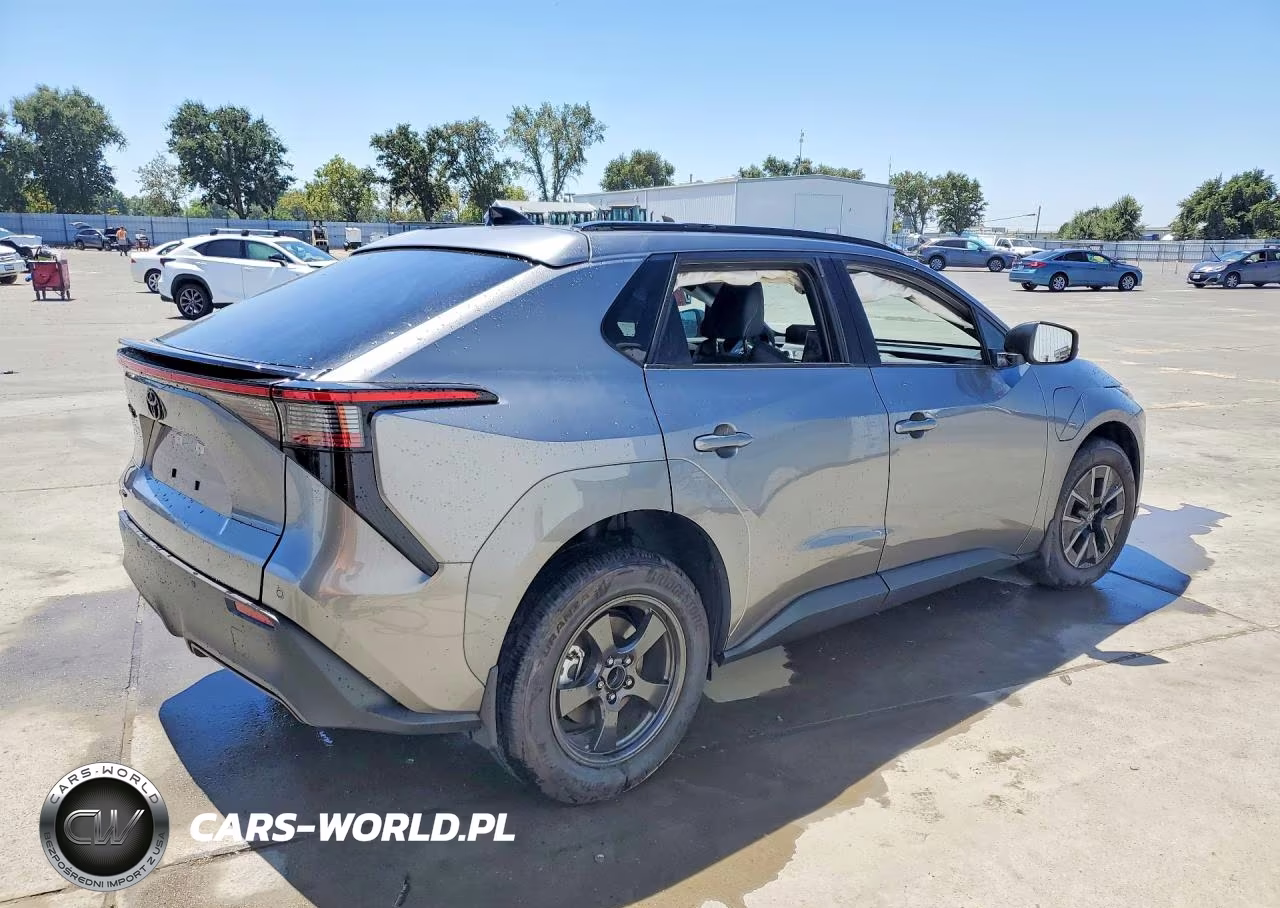 2026 Toyota Bz Xle Plus VIN:JTMBCAEB7TA007008 - 3