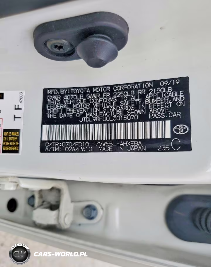 2020 Toyota Prius Le Awd-E VIN:JTDL9RFU0L3015070 - 12