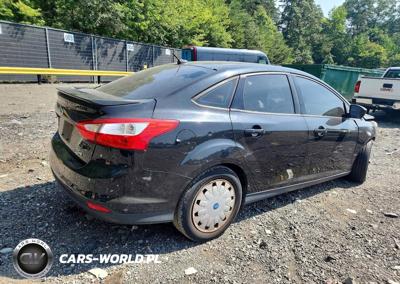 2012 Ford Focus Se VIN:1FAHP3F2XCL138503 - 3