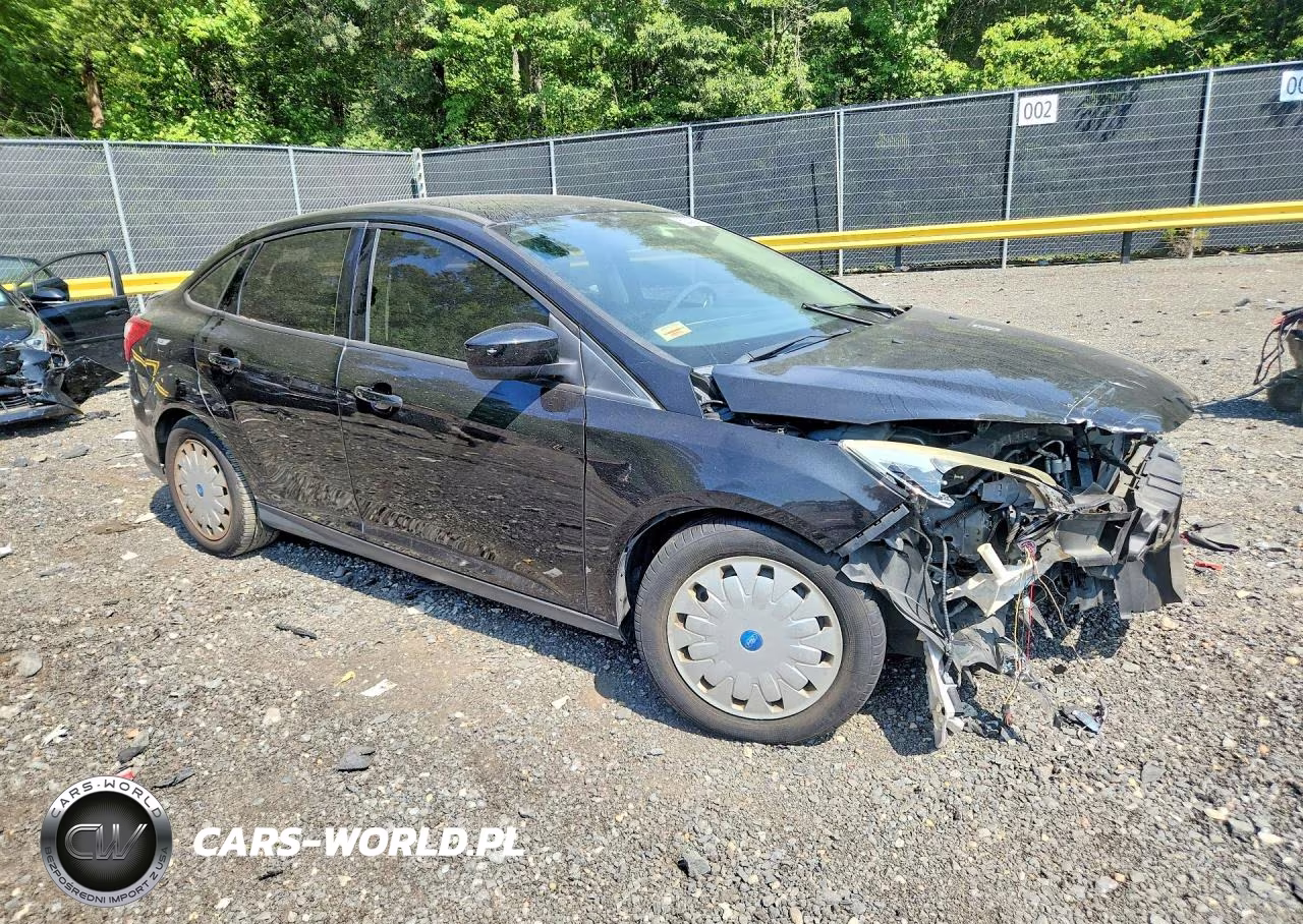 2012 Ford Focus Se VIN:1FAHP3F2XCL138503 - 4