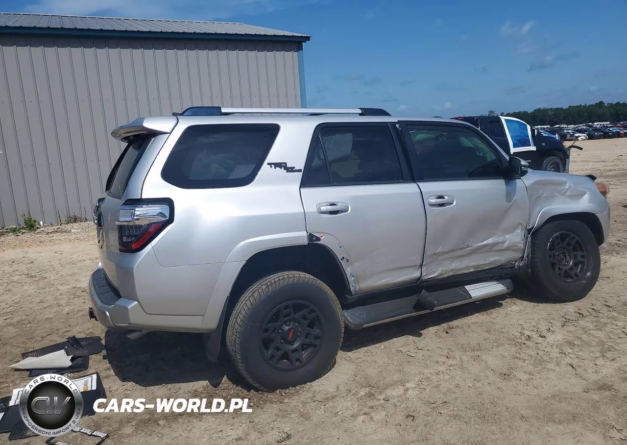 2018 Toyota 4Runner Trd Off-Road Premium VIN:JTEBU5JR9J5520771 - 3