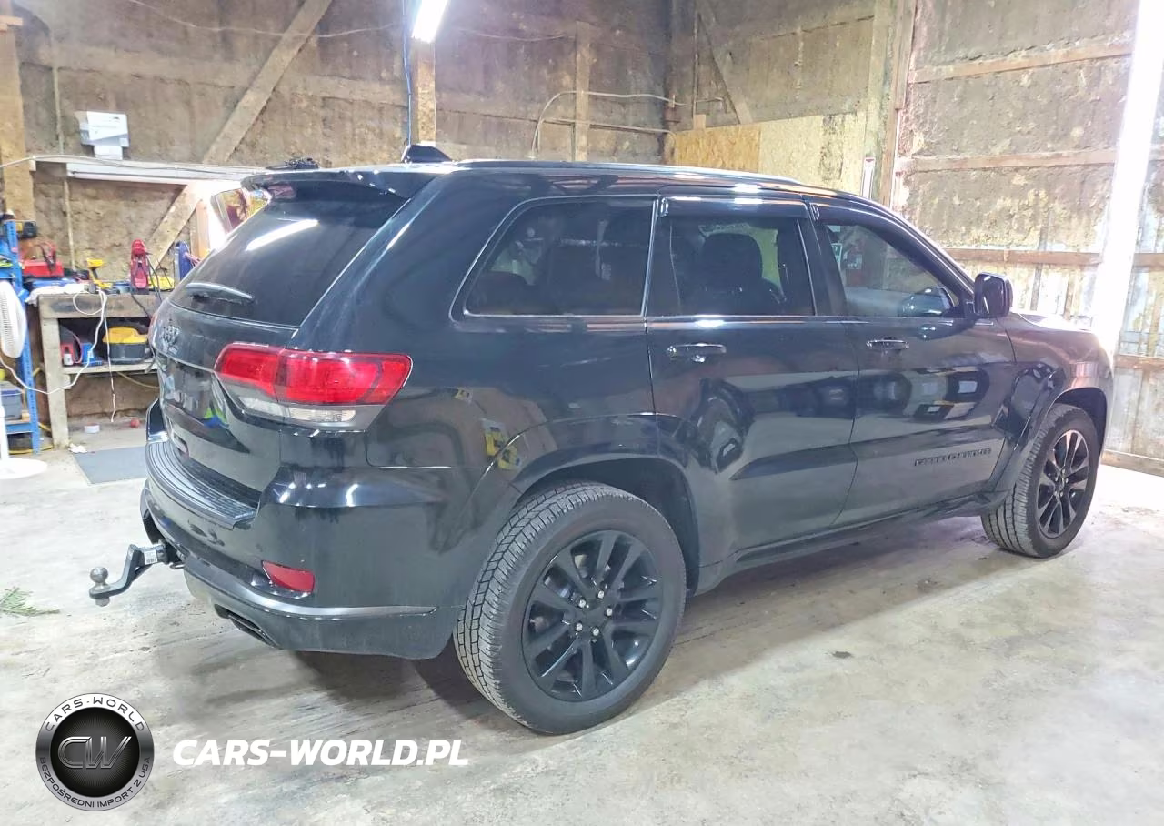 2018 Jeep Grand Cherokee Overland VIN:1C4RJFCG4JC180812 - 3