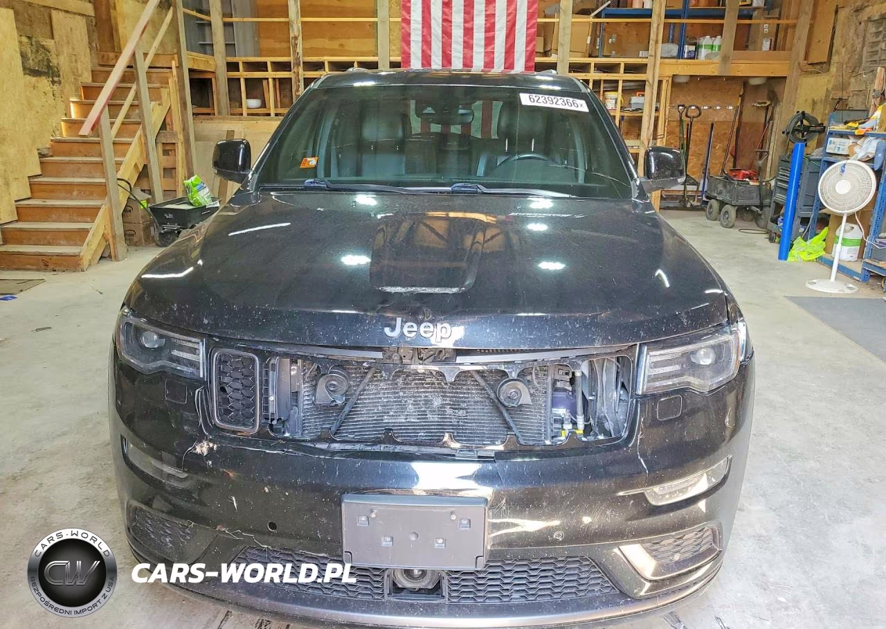 2018 Jeep Grand Cherokee Overland VIN:1C4RJFCG4JC180812 - 5
