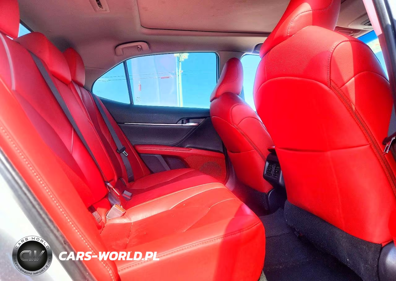 2018 Toyota Camry Xse VIN:4T1B61HK8JU067129 - 10