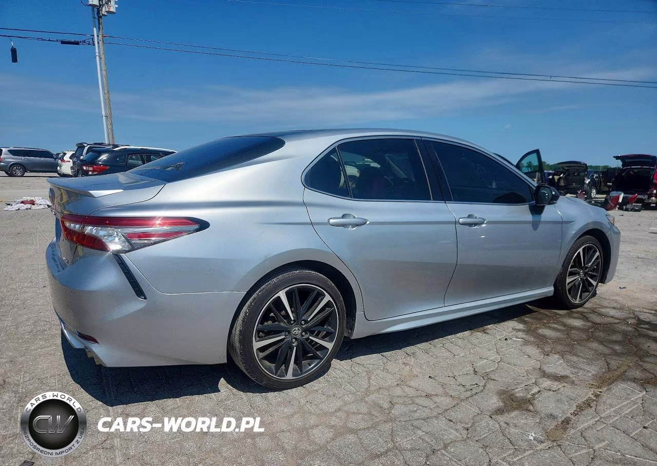 2018 Toyota Camry Xse VIN:4T1B61HK8JU067129 - 3