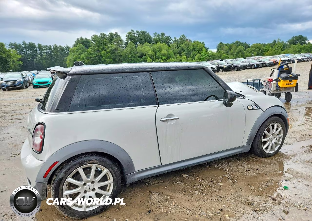 2011 Mini Cooper S VIN:WMWSV3C55BTY20091 - 3