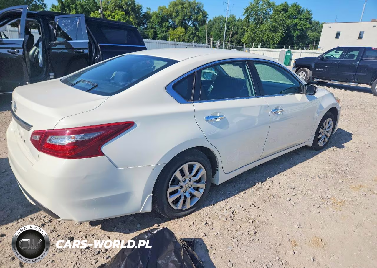 2018 Nissan Altima 2.5 S VIN:1N4AL3AP2JC157883 - 3