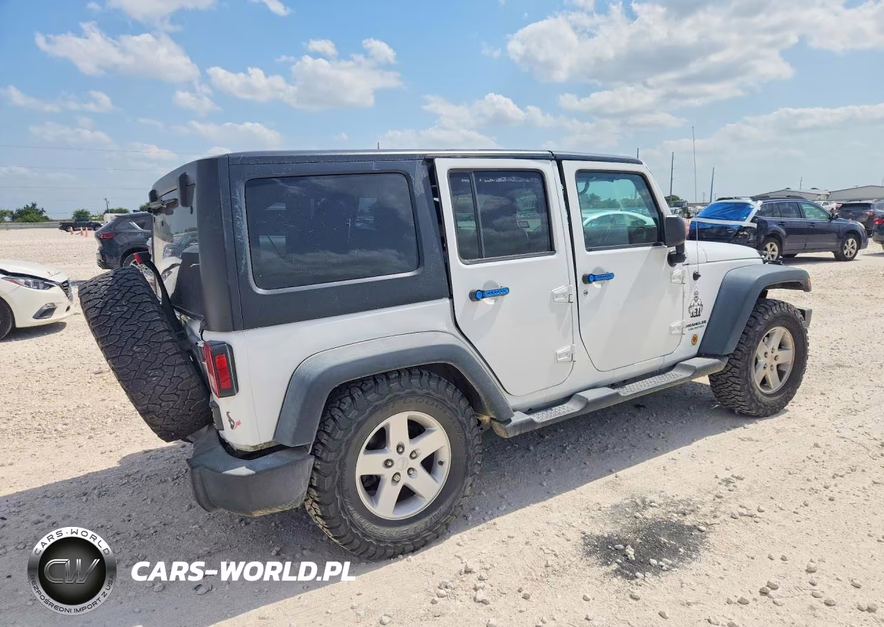 2015 Jeep Wrangler Unlimited Sport VIN:1C4BJWDG1FL637521 - 3