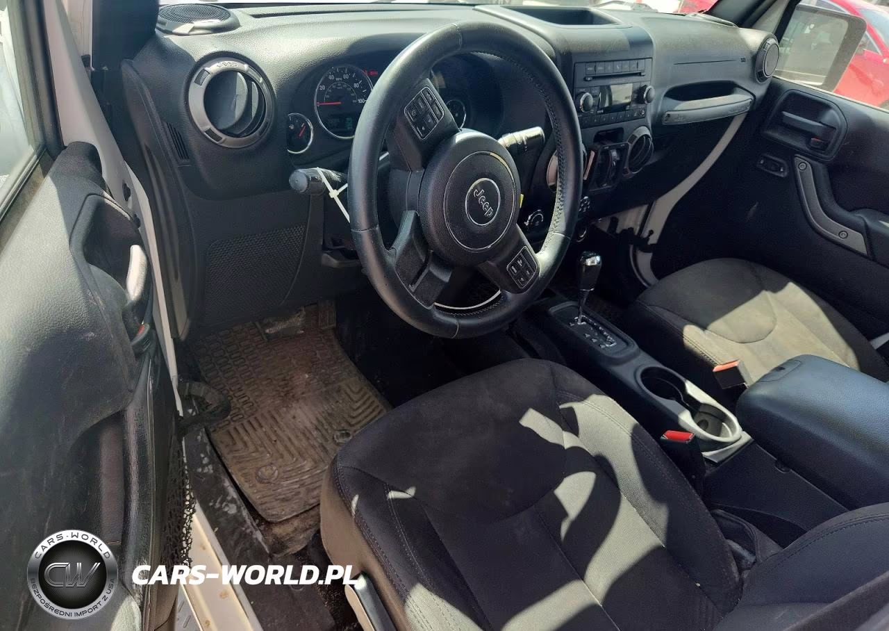 2015 Jeep Wrangler Unlimited Sport VIN:1C4BJWDG1FL637521 - 8