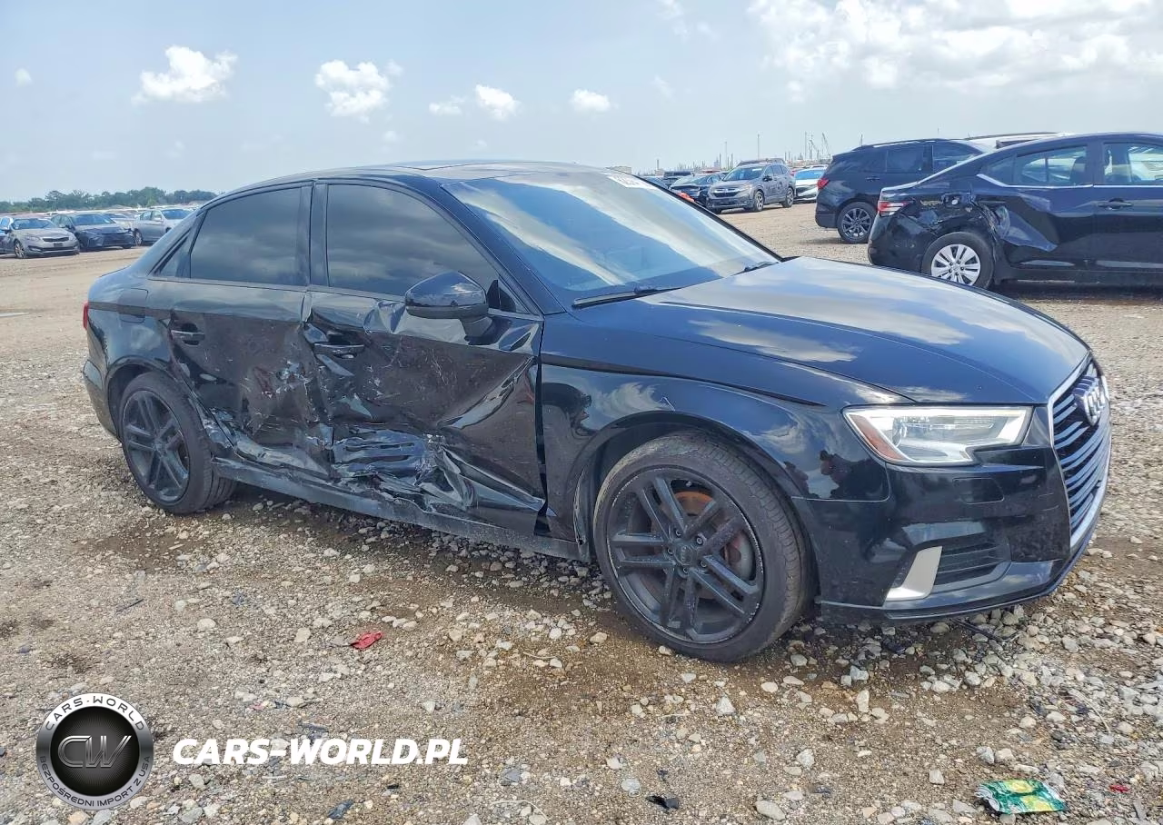 2018 Audi A3 Premium VIN:WAUAUGFF1J1016391 - 4