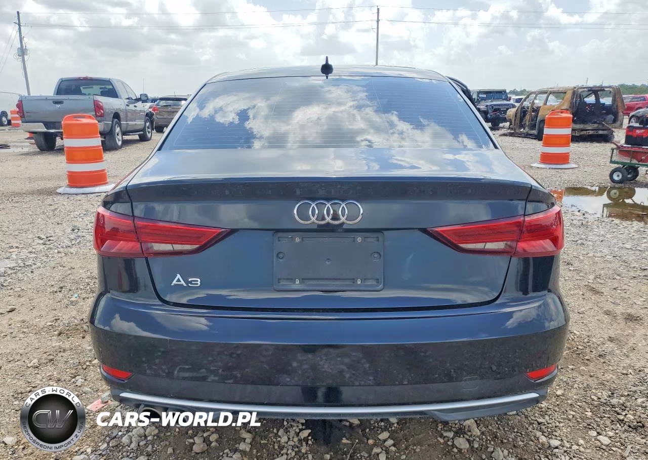 2018 Audi A3 Premium VIN:WAUAUGFF1J1016391 - 6