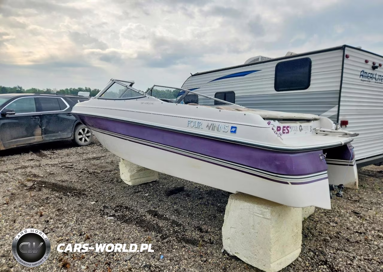 1995 Four Winns Boat VIN:FWNMA6261495 - 3