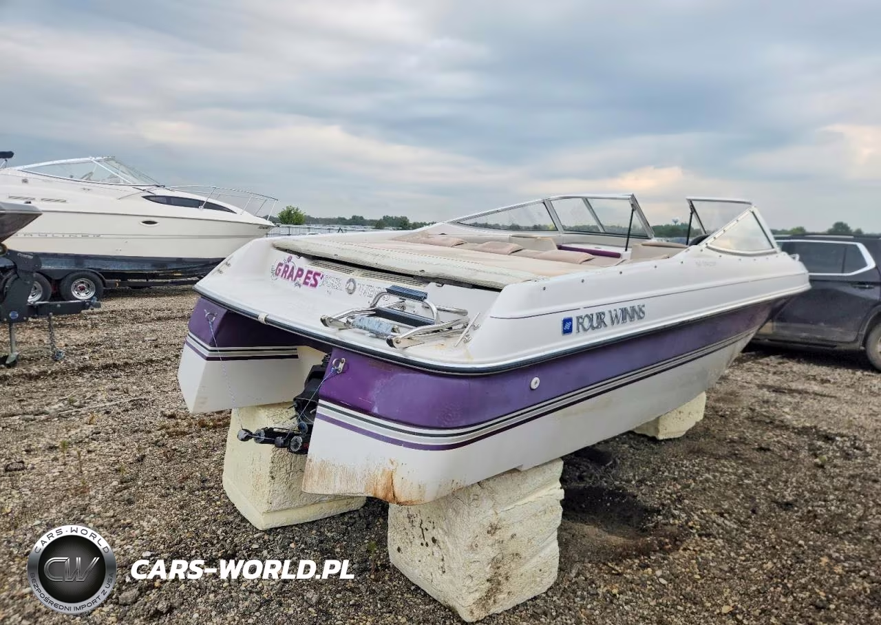 1995 Four Winns Boat VIN:FWNMA6261495 - 4