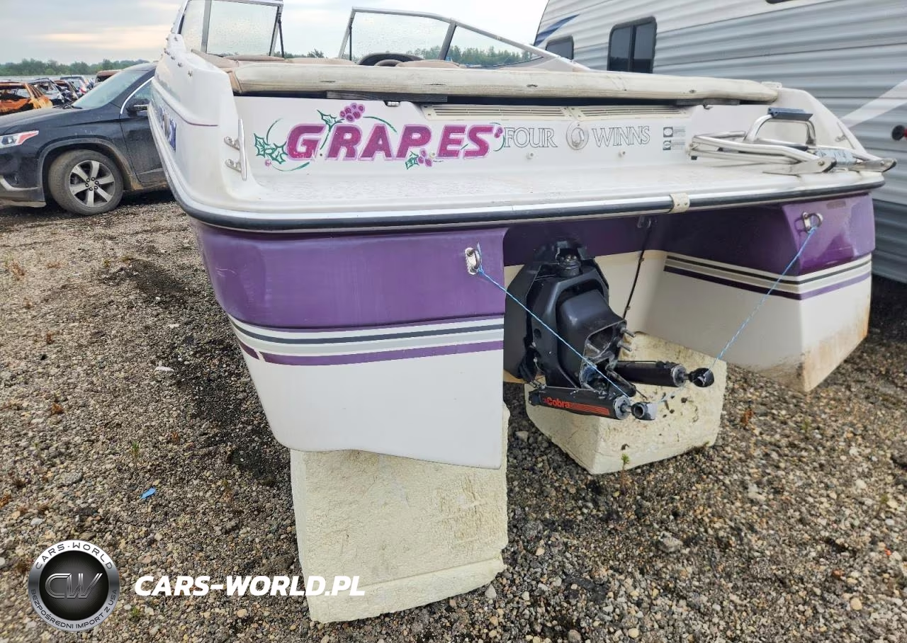 1995 Four Winns Boat VIN:FWNMA6261495 - 9