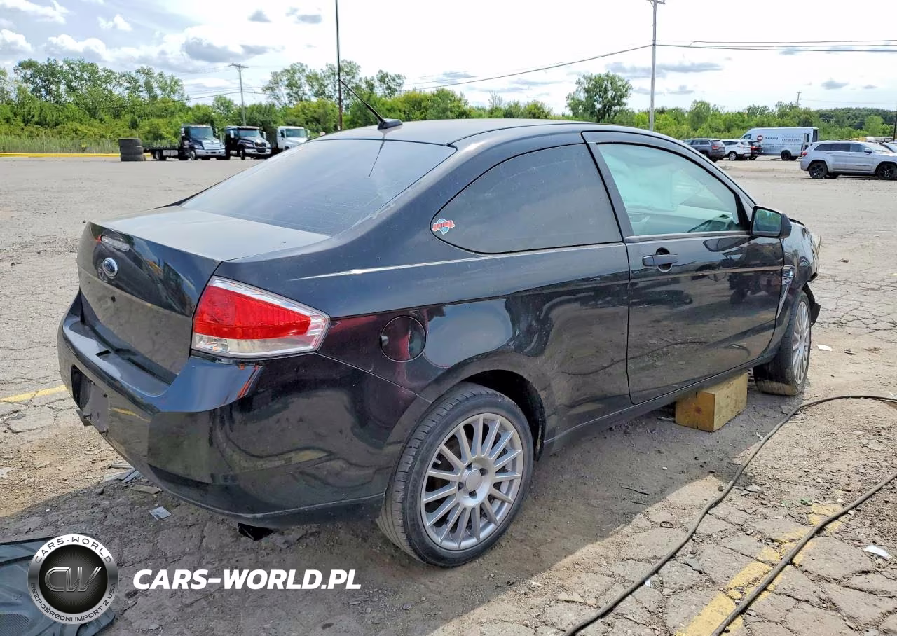 2008 Ford Focus Se VIN:1FAHP33N88W255839 - 3