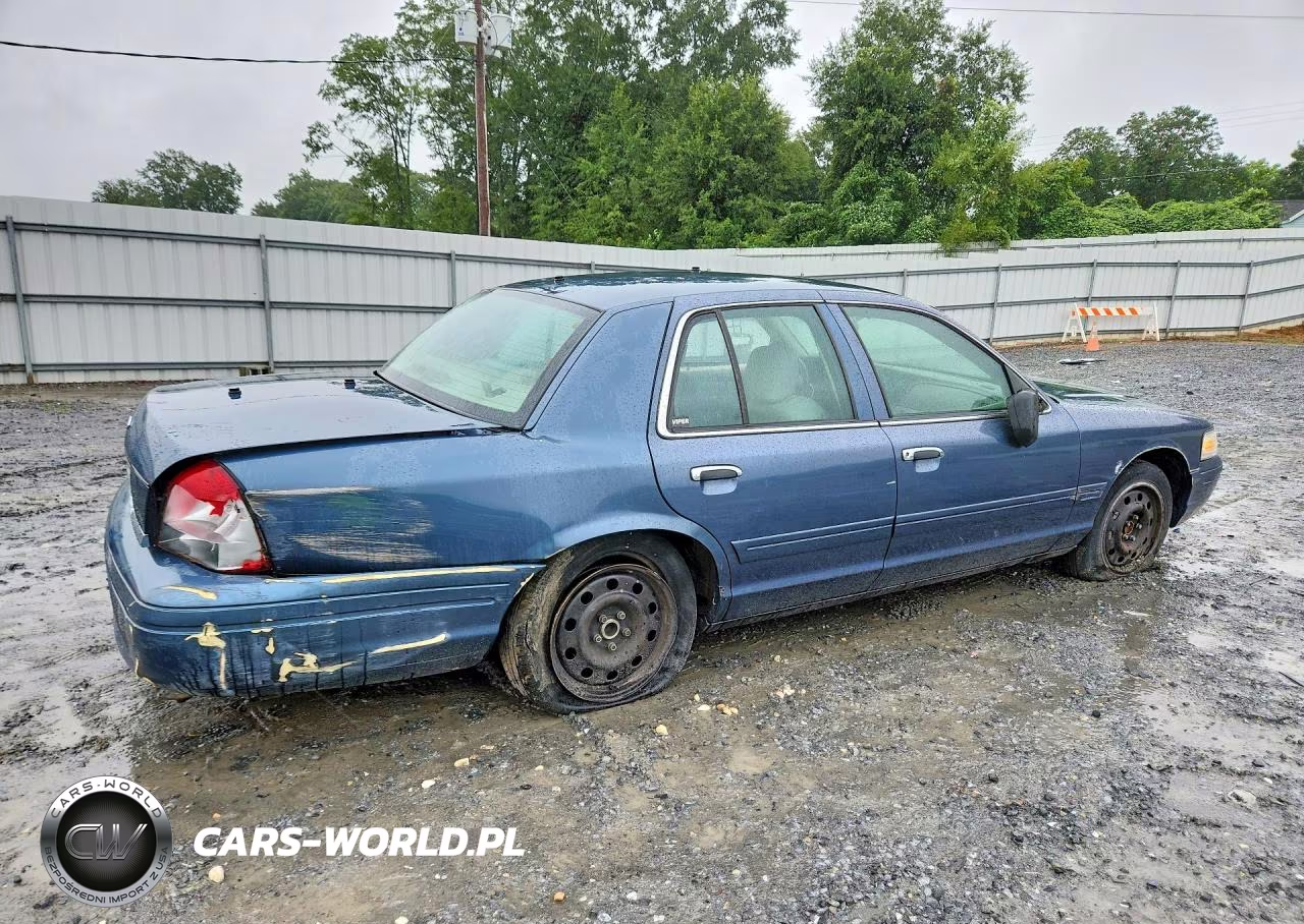 2007 Ford Crown Victoria Police Interceptor VIN:2FAHP71W77X114783 - 3