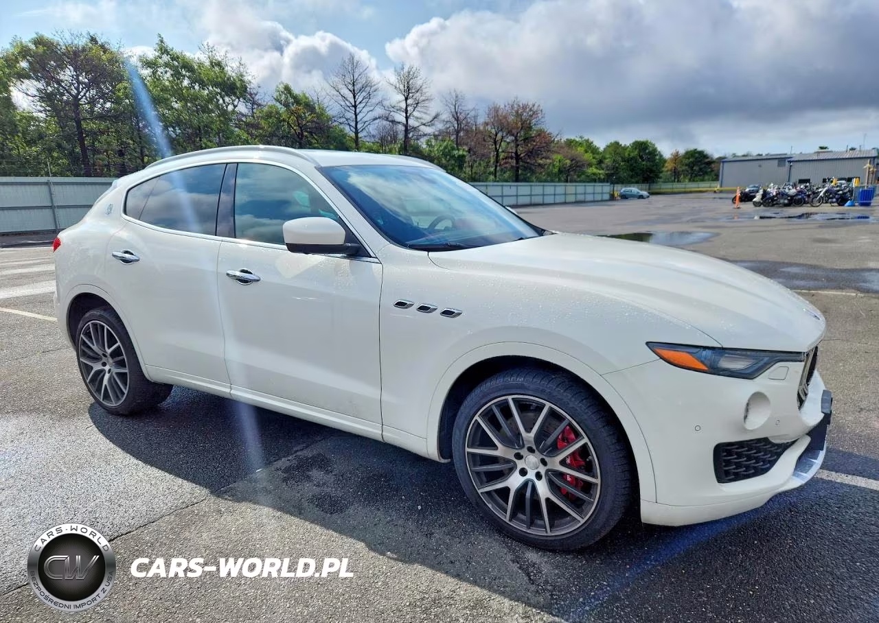 2017 Maserati Levante S Luxury VIN:ZN661YUL1HX198115 - 4