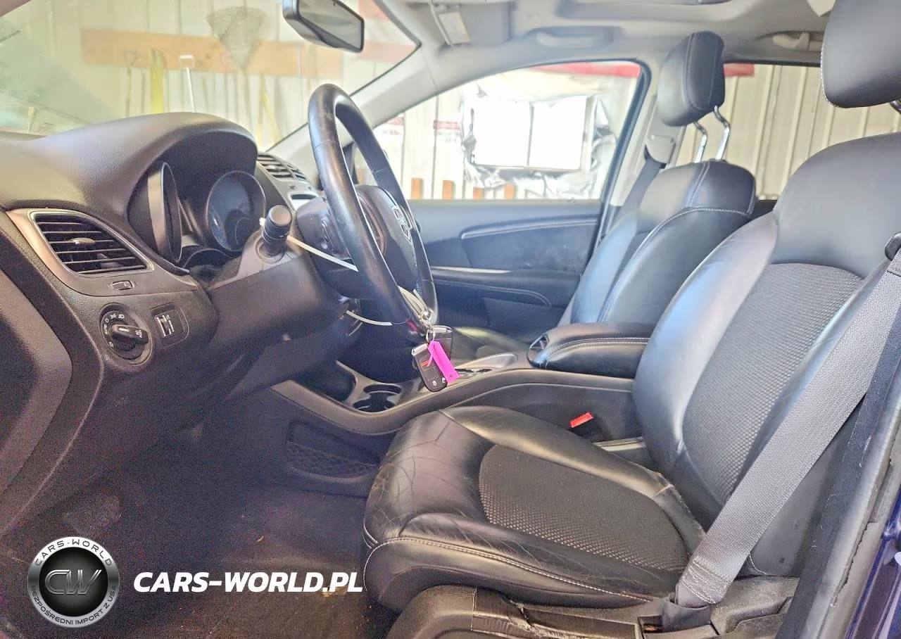 2018 Dodge Journey Crossroad VIN:3C4PDDGG9JT173307 - 7
