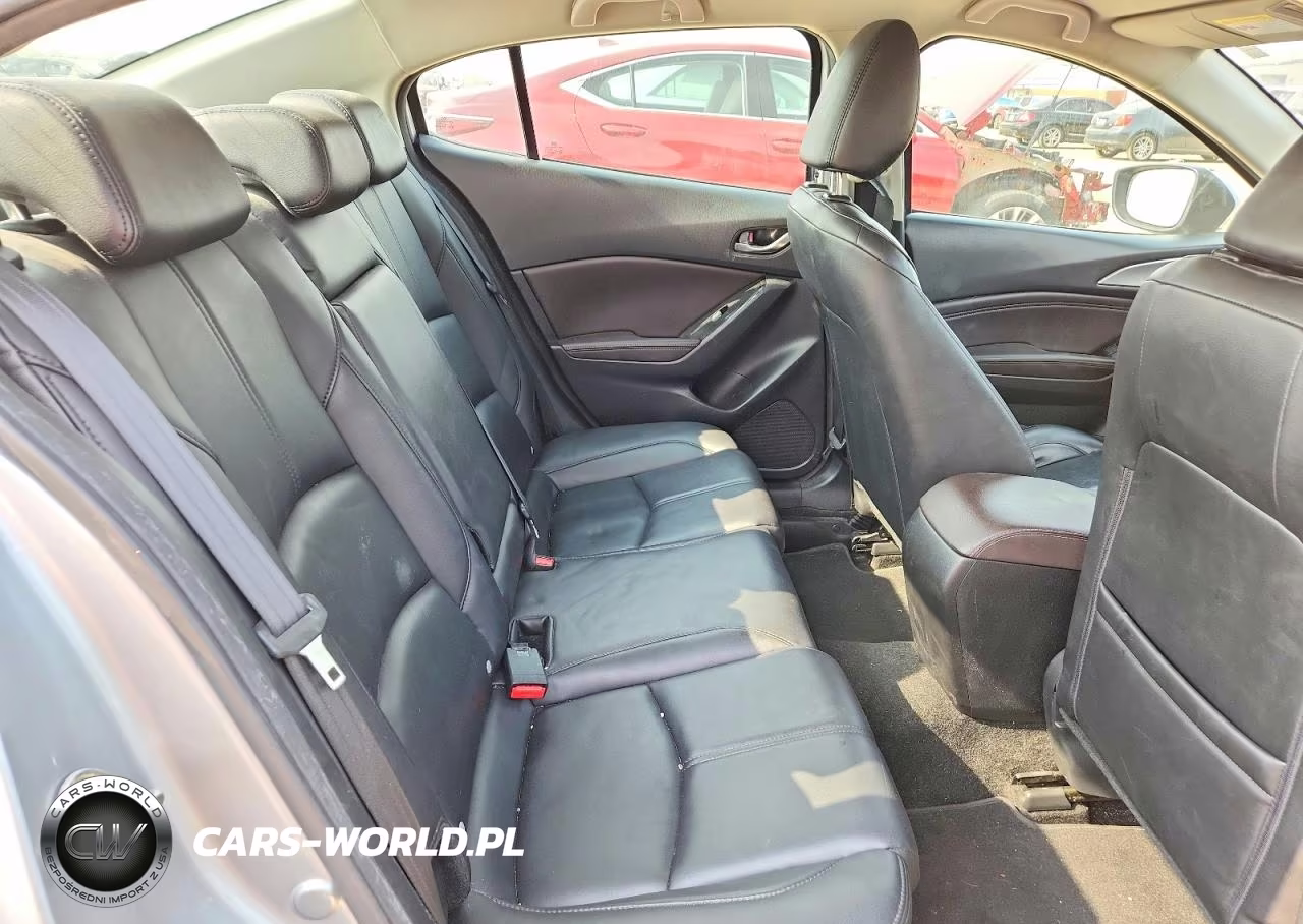 2018 Mazda 3 Touring VIN:3MZBN1V36JM209810 - 10