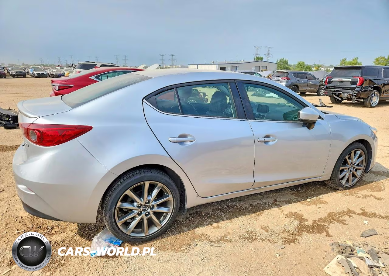 2018 Mazda 3 Touring VIN:3MZBN1V36JM209810 - 3