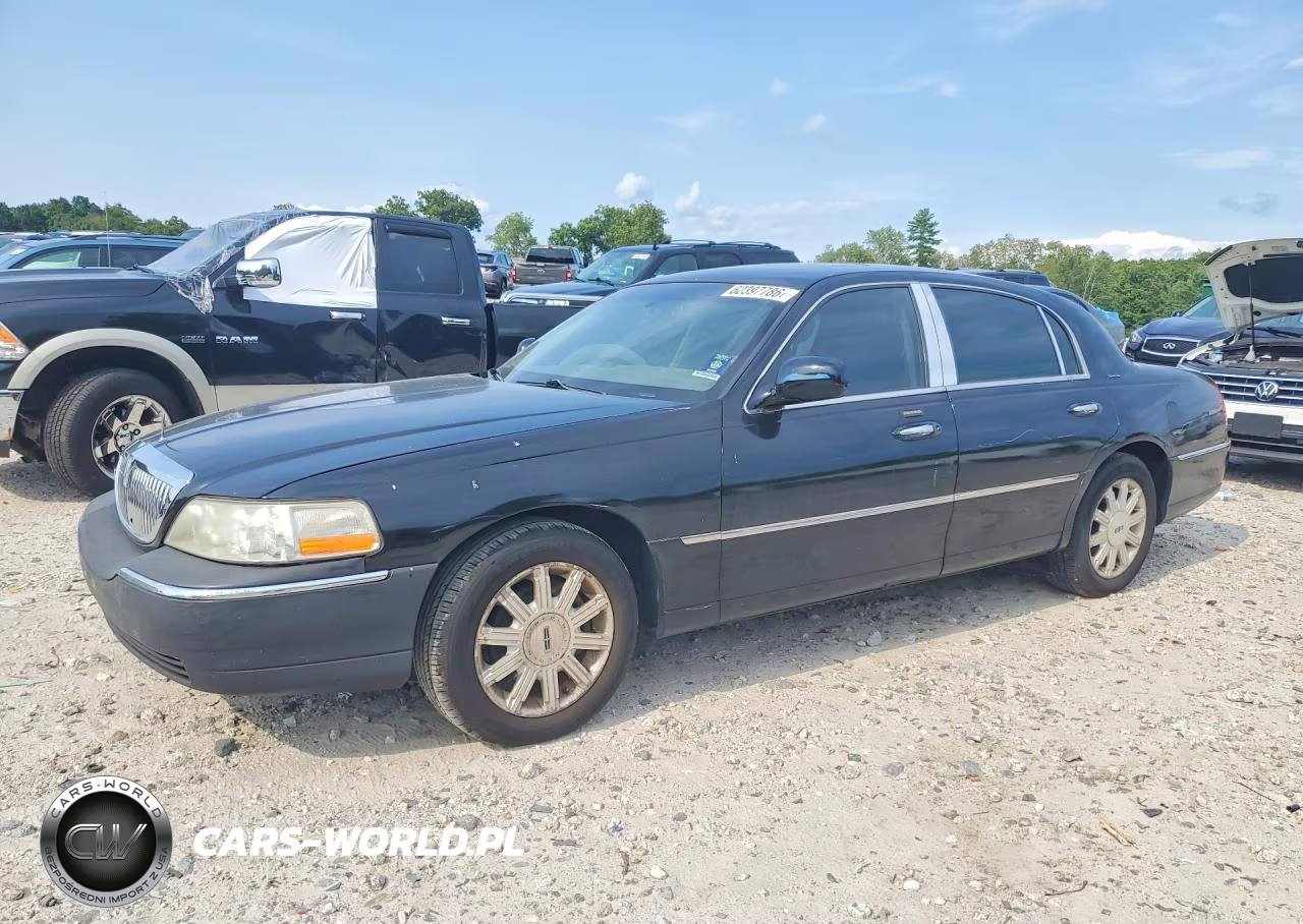 2007 Lincoln Town Car Signature Limited
