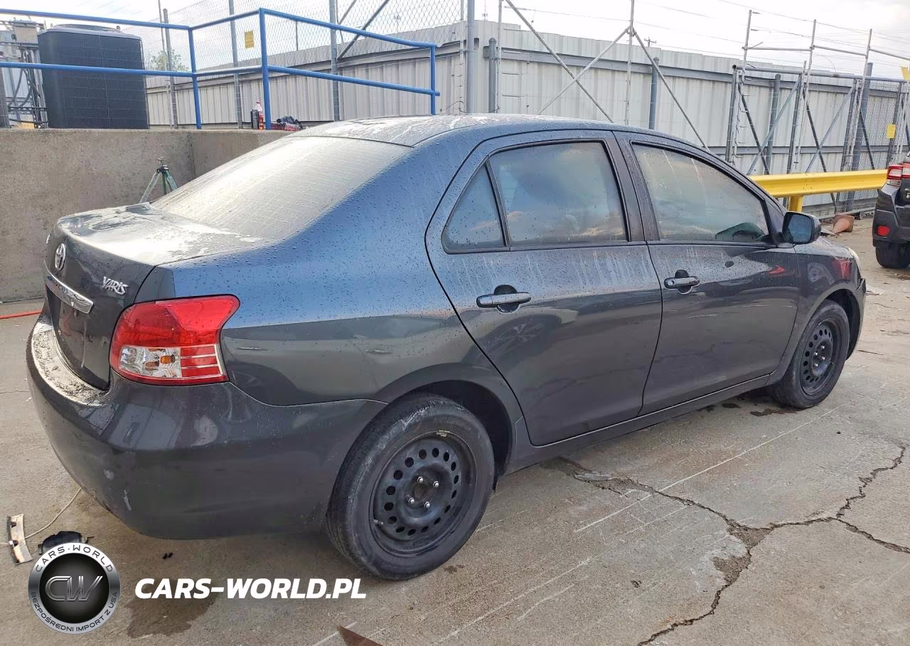 2011 Toyota Yaris Base VIN:JTDBT4K34B1401465 - 3