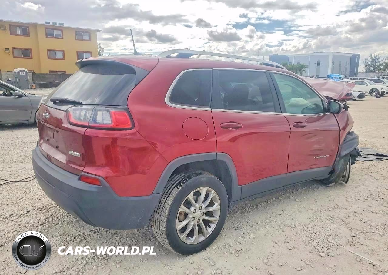 2019 Jeep Cherokee Latitude VIN:1C4PJLCBXKD160358 - 3