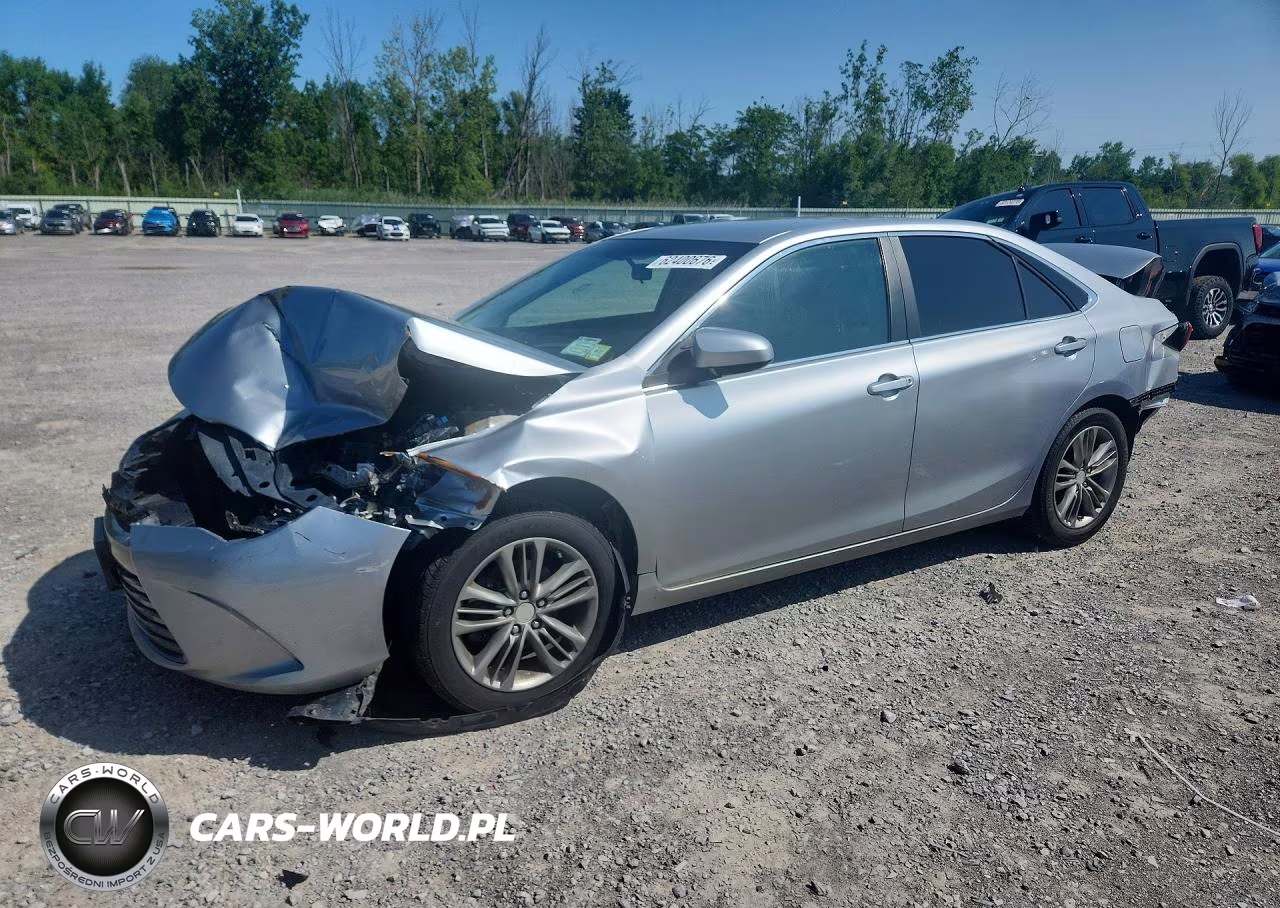 2016 Toyota Camry Le – zdjęcie 1 z 13