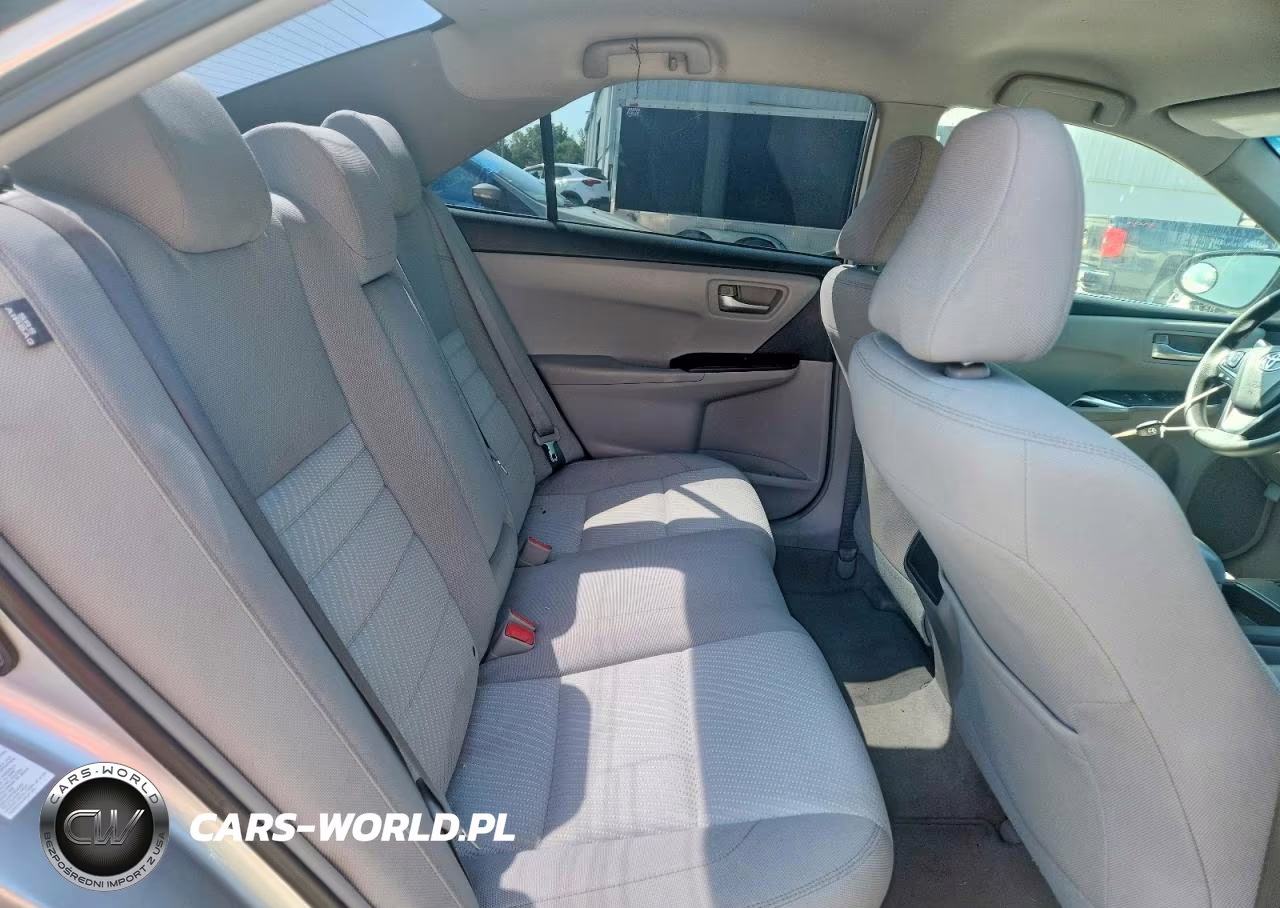 2016 Toyota Camry Le VIN:4T1BF1FK4GU570880 - 10