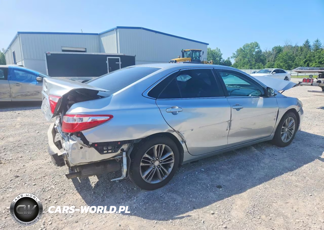 2016 Toyota Camry Le VIN:4T1BF1FK4GU570880 - 3