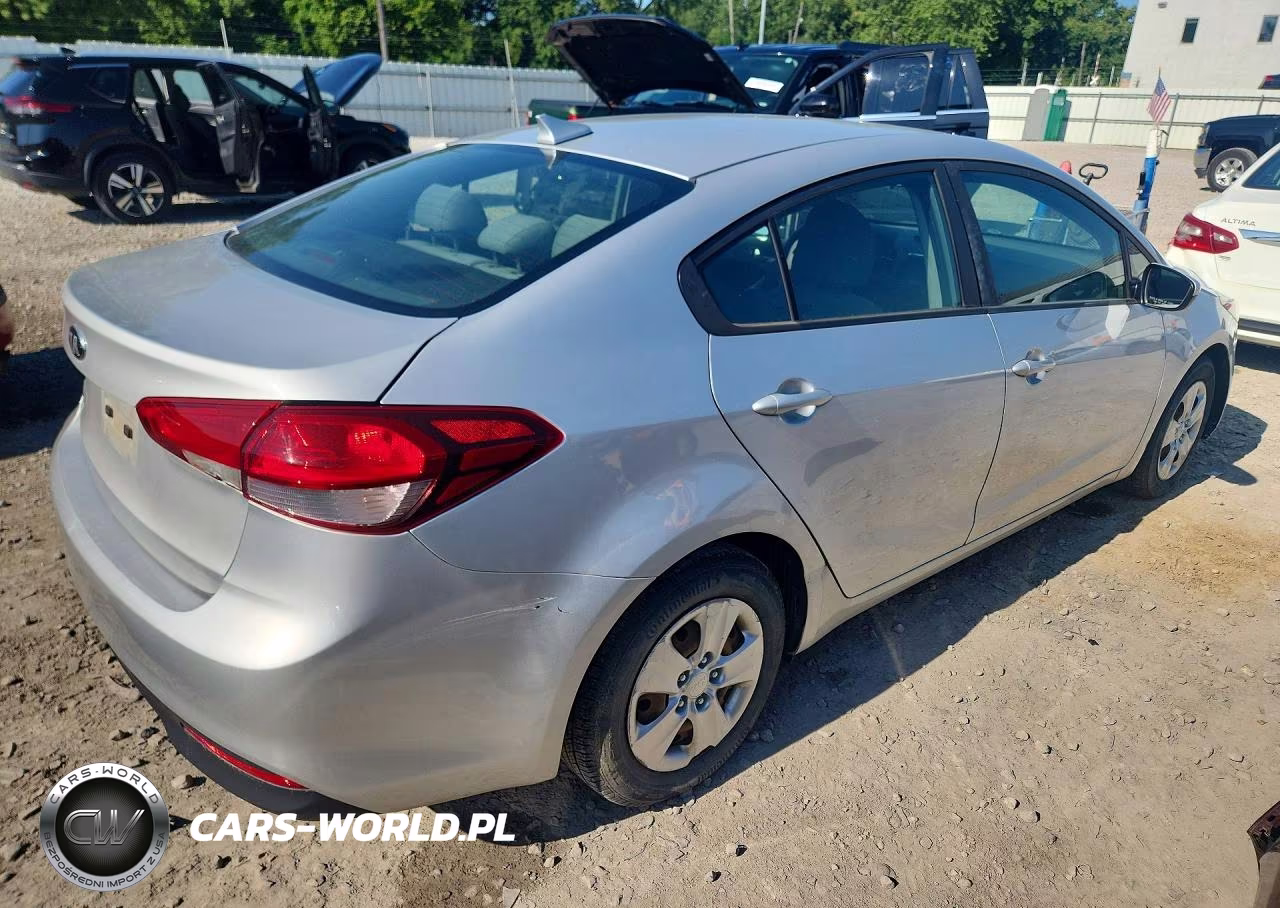 2018 Kia Forte Lx VIN:3KPFL4A77JE263275 - 3