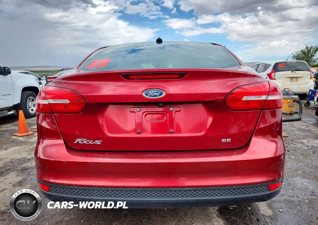 2017 Ford Focus Se VIN:1FADP3F2XHL258341 - 6